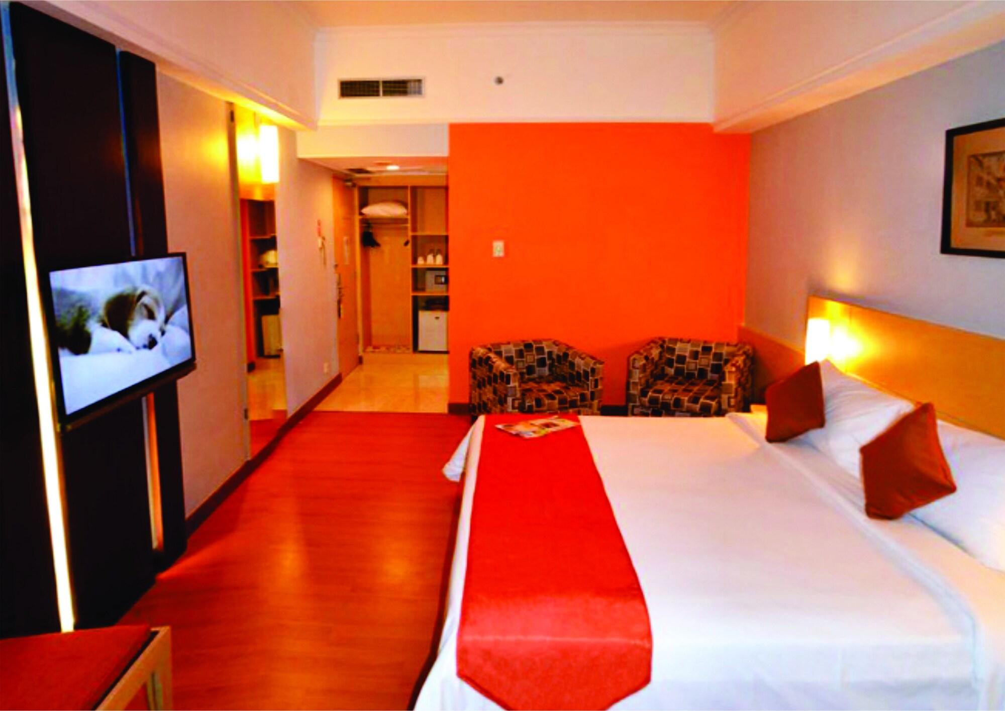 Arcadia Surabaya Hotel Extérieur photo
