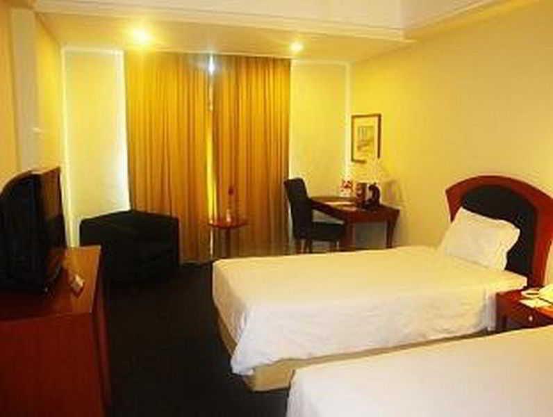 Arcadia Surabaya Hotel Extérieur photo