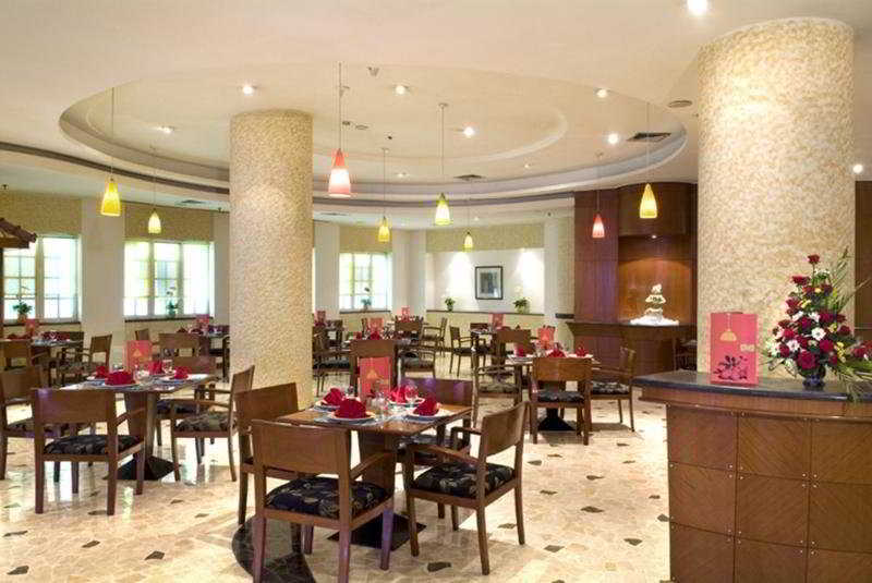 Arcadia Surabaya Hotel Extérieur photo