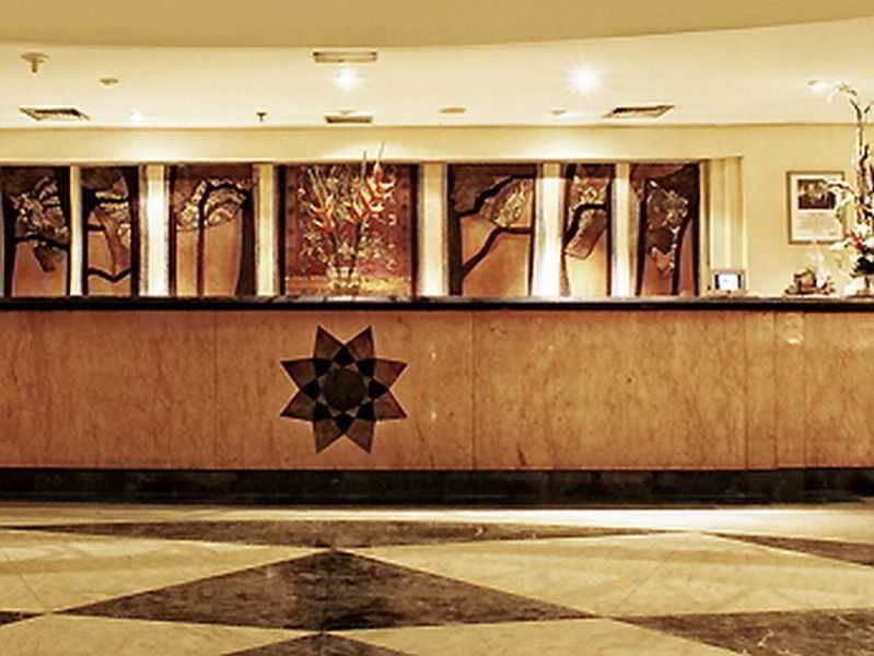 Arcadia Surabaya Hotel Extérieur photo