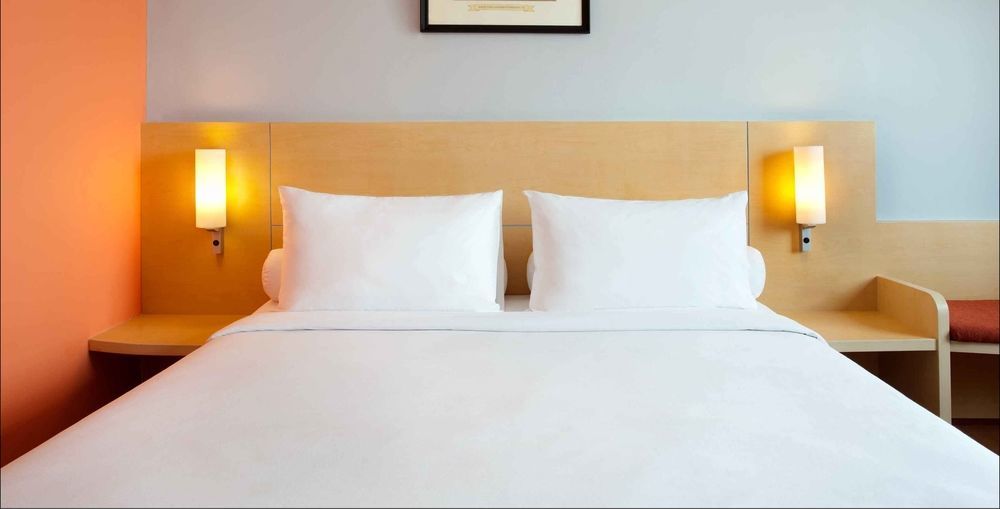 Arcadia Surabaya Hotel Extérieur photo